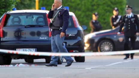 Бунт на мигранти в Италия след смъртта на жена в център за настаняване