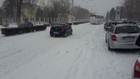 Верижен ад с 30 коли затвори магистралата към Ниш