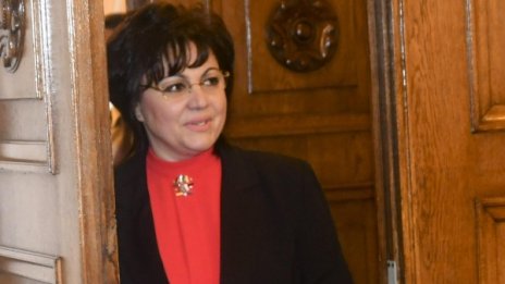 Нинова пак нахока Борисов: За какво изхарчихте 2 млрд.?!