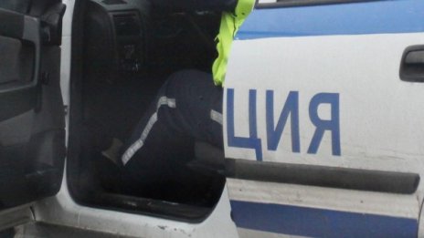 Клиент на магазин осуети обир в Ямбол, стресна крадеца