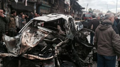 43-ма загинаха при взрив на кола бомба в сирийски град