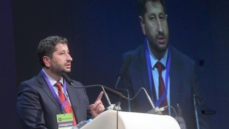 Политическите проекти днес: "Да, България" и "Презареди България"