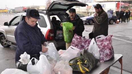 Държавата "уреди" куфарната търговия с мито
