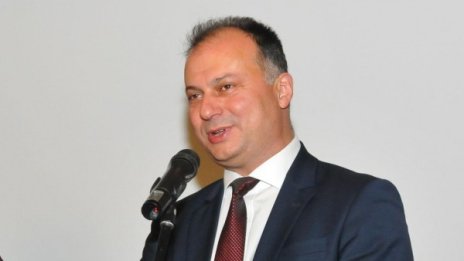 Спорът в СДС: Да вървим с Кунева или с ДСБ?