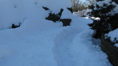Пожарникари спасиха родилка в преспите
