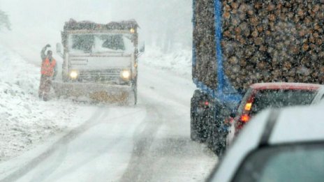 Пътищата край Търговище отново са непроходими