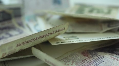 БСП и ГЕРБ се изпокараха – кой дава пари, защо ги дава...