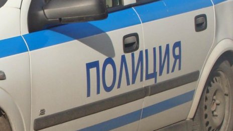 Мъж нападна и рани 82-годишната си майка с нож в Перник