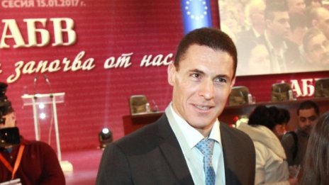Проданов иска почтеност, професионализъм... в политиката 