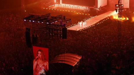Шакира събра море от фенове на безплатен концерт на плажа Копакабана 