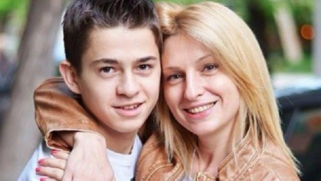 Майкъл и майка му... 83 дни пълно мълчание и мнителност