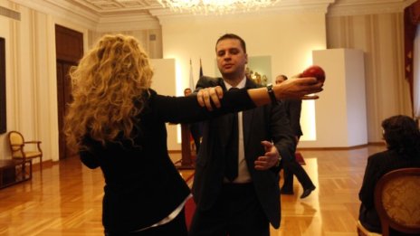 Гнила ябълка по президента Плевнелиев! НСО изведе Беновска