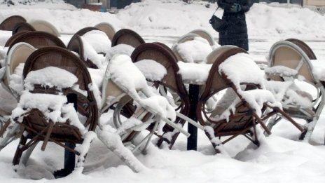 Остава студено и снежно и в четвъртък