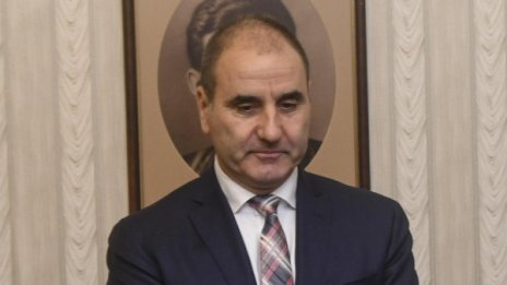 Лъжливите новини провалили Цачева по пътя й към "Дондуков"