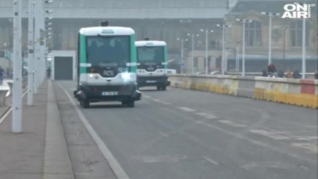 Автобус без шофьор... Е, за 130 метра, но пък еко!