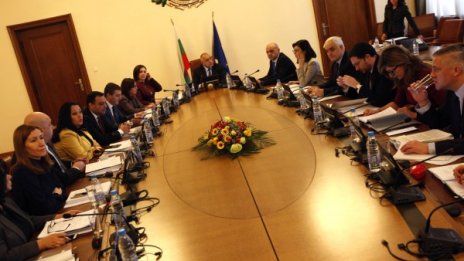 Дискусия в МС: Пълнене на язовири с кофички и кой управлява климата