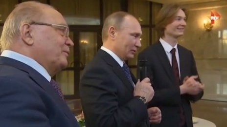 Путин пя със студенти "Четиринадесет минути до старта"