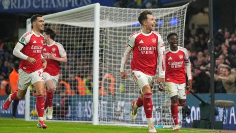 Челси победи Арсенал в голово шоу 