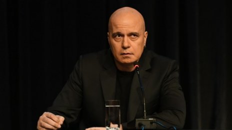 Слави с ултиматум към депутатите, ще им ходи на гости
