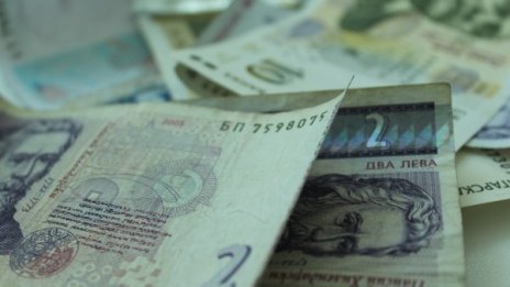 60-годишна "залови" ало измамници с 3 840 лева