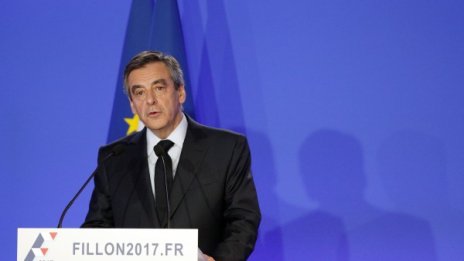 Фийон няма да се оттегли от президентската надпревара