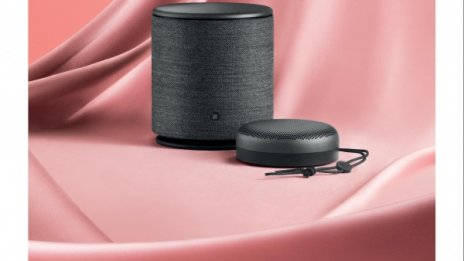 Bang&Olufsen създава романтика в дома ви с тонколоните Beoplay A1 и M5