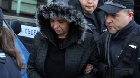 Следствен експеримент: Мейзер ли е вързала свинските опашки?