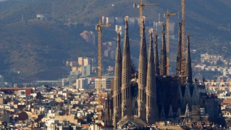Забележителната катедрала La Sagrada Familia