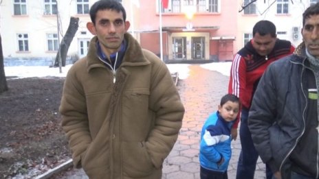 Бащата на битото бебе иска затвор за майката 