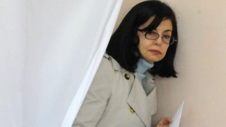 Сбогом, парламент! Кунева дава път на младите