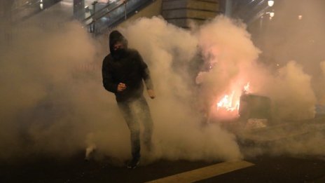 Коктейли "Молотов" към полицаите във Франция