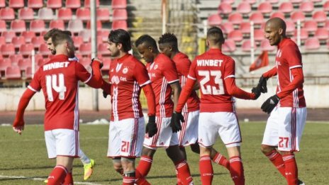 Неделя време за футбол: Мачовете по телевизията за днес