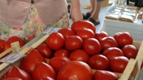 Оранжерийните зеленчуци поскъпват, много плодове също
