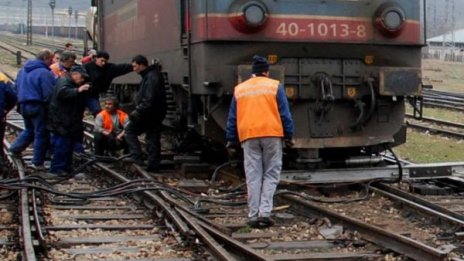 Самоубийца легна на влаковите релси в Сливен 