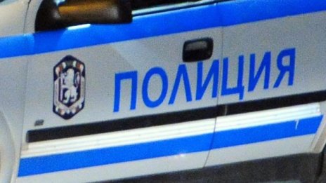 Мъж бере душа, проболи го в корема и го изоставили