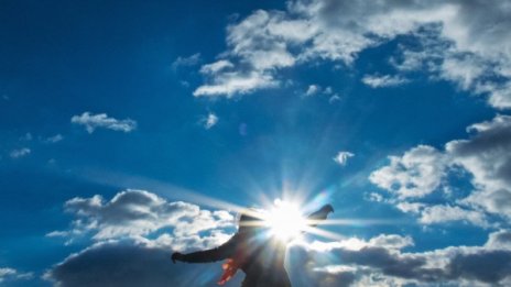 Срядата ще е ветровита, температурите скачат до 16°