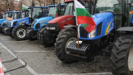Фермери се стягат за протест, ще блокират пътища