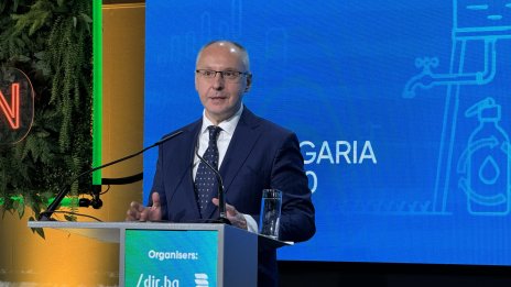 Станишев: БСП е в шизофренна ситуация, може да не прескочи 4-те процента