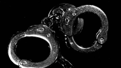 Хванаха двама, извършвали взломни кражби в София