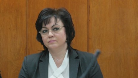 Нинова не иска да "пляска" с Борисов, а да дебатира