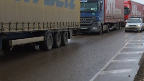 Без ТИР-ове по натоварените пътища в дните около 3 март