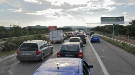 Голямото пътуване продължава, трафикът е натоварен