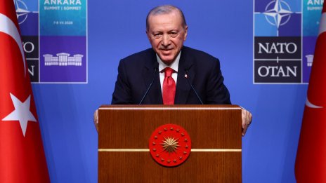 Ердоган подари пистолети на Фон дер Лайен и Коста 