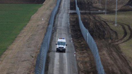 Въпреки ЕС: Унгария задържа мигрантите в транзитни зони