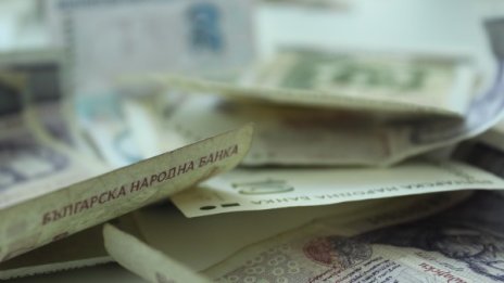 Спипаха трима ало апаши, отмъкнали 2000 лева от баби