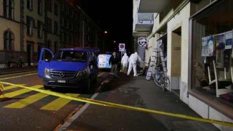 Двама въоръжени убиха двама в кафене в Базел