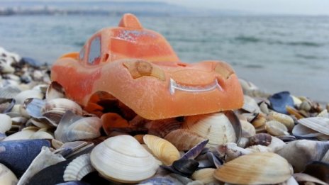 Опасни играчки дебнат децата! Унищожиха над 60 000 бройки