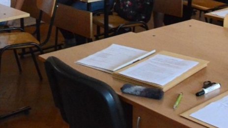 МОН няма да съкращава учители и персонал