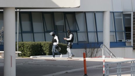 Осем са ранените в стрелбата в училище във Франция
