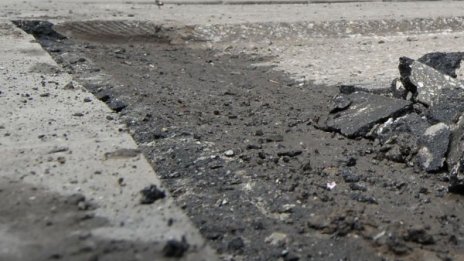 50 млн. лева излива АПИ в зимните кратери на пътя